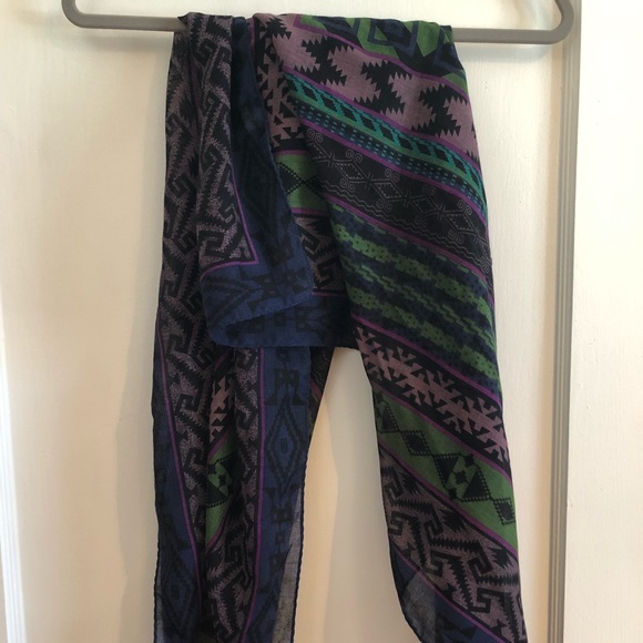 Nicole Miller | Aztec patterned scarf - Picture 3 of 4